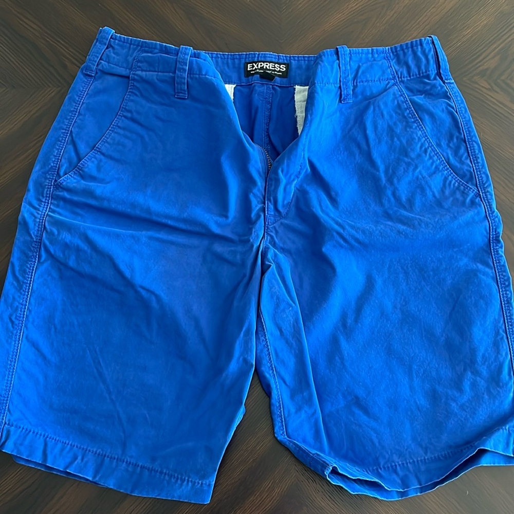 Express shorts.  Golf shorts. Men’s shorts.
